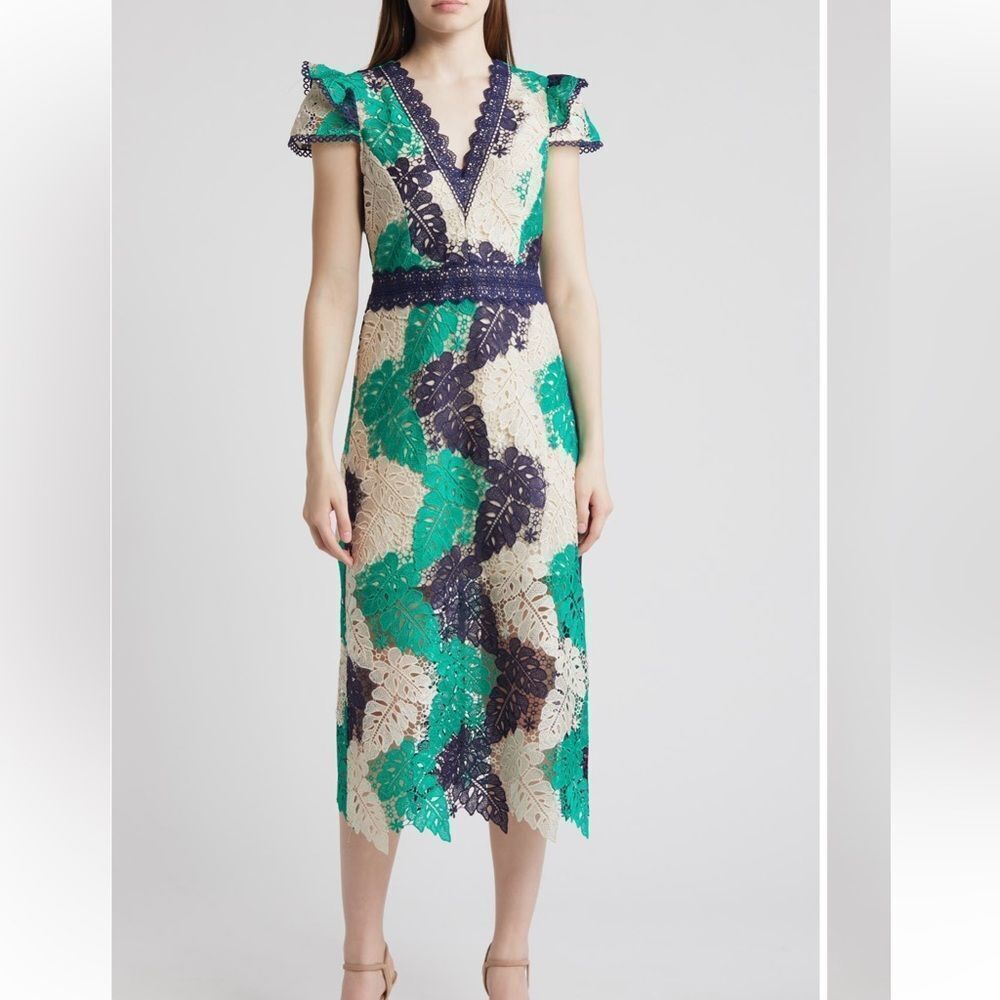Adelyn Rae
Adeline Palm Lace Midi Dress
J22
